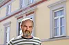 Claus Hasle foran Villa Marina