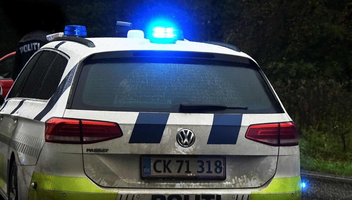 Massiv Bøde til Mand med Forbudte Genstande i Bus – Toldstyrelsen Slår Ned!
