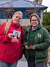 Heidi Utermøhl fra Socialdemokratiet og Anne Rosenkilde Ebbe fra Det Konservative Folkeparti har stemt dørklokker sammen. Privatfoto