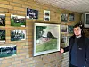 Særligt et maleri af det gamle klubhus på Kappelvej har fået en fremtrædende plads på væggen. Foto: Kim Møller Pedersen