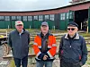 Fra venstre modeltogsamler Ole Jacobsen, frivillig hos Gedser Remise Jesper Schmidt Hansen og tidligere lokomotivfører Poul Drejer. Foto: Kim Møller Pedersen