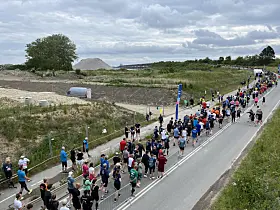 Søndag skulle den gamle bro lukkes ned med en masse løbere, der lige tog den sidste tur over Storstrømmen på den gamle bro. Foto: Kim Møller Pedersen