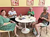 Anette Friis Nielsen med gæsterne Pia Harris, Lone Nielsen og Charlotte Ekelund til Strik & Drik. Foto: Kim Møller Pedersen