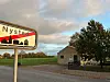 Det er her - til venstre for Nysted Kirkegård - at der også kommer en tre hektar stor ny skov som led i det store projekt Nysted Kirkeskov. Foto: Kim Møller Pedersen
